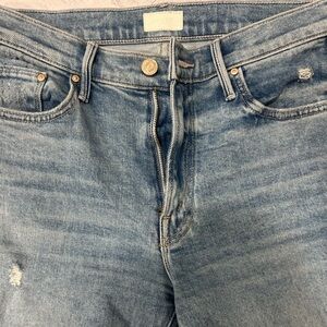 Mother peek a boo
Light Blue Jeans